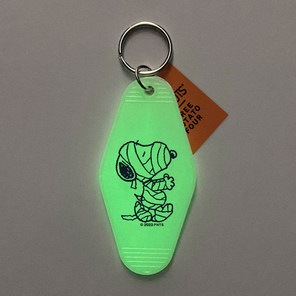 three-potato-four-snoopy-glow-